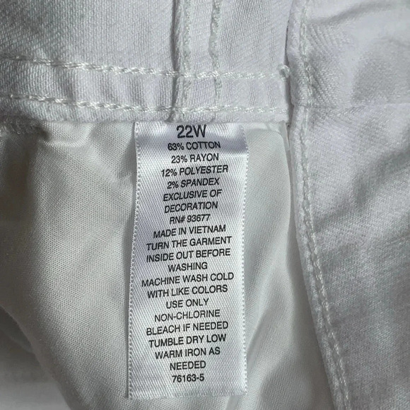 Ryegrass High-Waist Flare Leg White Jeans 16W NWT - Picture 7 of 7